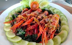 Dibanderol Segini, Yuk Nikmati Lobster Jatigede di Taman Seribu Cahaya Sumedang