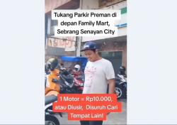 Juru Pakir di Depan Minimarket Palak Pengendara Motor Paksa Bayar Rp10.000 