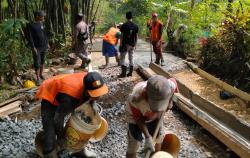 Insfastruktur Kawasan Pemukiman Desa Kertajaya Cianjur Selatan Terus Digenjot