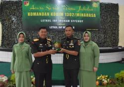 Letkol Inf Ircham Effendy Serahkan Tongkat Komando Dandim 1302/Minahasa kepada Letkol Inf Mutakbir