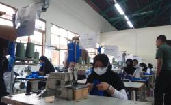 Disnaker Kuningan Fasilitasi Pelatihan Calon Pekerja PT Fashion Stitch Joshua