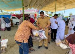 Menyambut Hari Raya Idul Adha, Disperindagkop Pidie Jaya Gelar Pasar Tanggap Inflasi