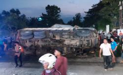 Truk Muatan Tanah Terguling Timpa 3 Orang di Serang,  2 Tewas