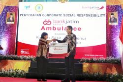 Percepat Layanan Kesehatan, Bank Jatim Serahkan Bantuan CSR Ambulans Kepada RSJ Menur