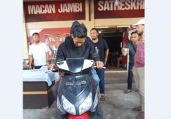 2 Pemuda Seret Seekor Anjing Pakai Motor Sejauh 200 Meter, Dijual ke Warung Tuak di Kotabaru Jambi