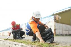 Peringatan Hari Dermaga Nasional, SMPT-Sub Holding Pelindo Bergerak Lakukan Aksi Bersihkan Pelabuhan