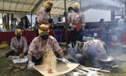 Menilik Mangenta, Tradisi Unik Suku Dayak di Kalteng