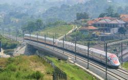 Diusulkan Rp250 Ribu-Rp350 Ribu, Ini Perbedaan Tiga Kelas di Kereta Cepat Jakarta-Bandung