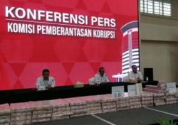 Gila! Tumpukan Uang Lukas Enembe Dipamerkan KPK, Jumlahnya Bisa untuk Bangun Papua