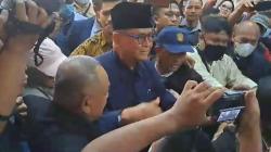 Datangi Bareskrim Polri, Panji Gumilang Ricuh Dengan Awak Media