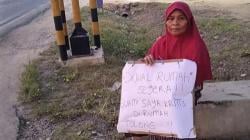 Viral! Wanita Paruh Baya Duduk di Pinggir Jalan Ingin Jual Rumah untuk Obati Suami