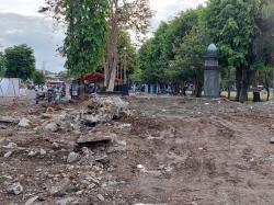 Begini Penampakan Alun-alun Kebumen yang Tengah Direnovasi