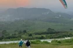 Paralayang Gagal Terbang, Wisatawan Asal Jakarta Geger Otak Setelah Terjun Bebas Menghantam Tanah