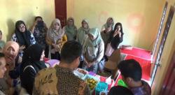 Pemdes Blok VI Baru Beri Makanan Tambahan Bagi Anak Stunting dan Ibu Hamil KEK