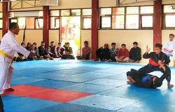 Diyon Azka Sandingkan Emas Silat Kategori Laga dan Solo Creativ  O2SN Kota Pekalongan