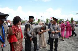 Kapolda Sumut Lantik Anak Petani Jadi Bintara Polri, Ini Pesannya