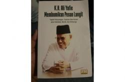 Mengenang 100 Hari K.H. Ali Yafie, Panji Masyarakat Luncurkan Buku Membumikan Pesan Langit