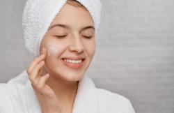 Perempuan Wajib Tahu! Ini Dia Cara Memilih Skincare untuk Kulit Sensitif Ala Selebgram Sofi Balqis