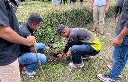 Komunitas Otomotif Hijaukan Bukit Eban TTU dengan Ratusan Anakan Kopi