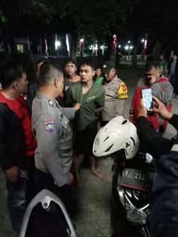 Bhabinkamtibmas dan Linmas Cilebut Barat Tangkap Satu Perampok Alfamart