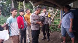 Polisi Selidiki Penemuan Mayat Pria Muda Penuh Luka di Sungai Cikunir Tasikmalaya