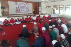 di Kegiatan Desa Manjur, Bupati Cianjur Apresiasi Warga Cipanas dan Forum Komunikasi Guru Ngaji