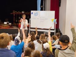 Siswa SD di Jerman Belajar Bermain Gamelan dan Membuat Wayang  