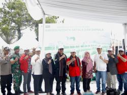 Serahkan Bantuan, Kementan Yakin Pengembangan Agroeduwisata Cianjur Berdampak Positif pada Ekonomi