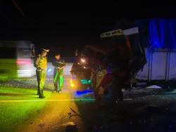 Truk Tabrak Truk di Tol Cipularang, 1 Tewas 1 Luka