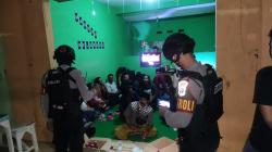 Polres Probolinggo Gerebek Warung Kopi dan Sita Puluhan Miras, LC dan Motor tanpa TNKB