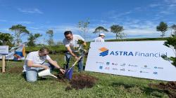 Kurangi Dampak Iklim, Maucash Dukung Program Tanam Pohon Bersama Astra Financial di Puncak Bogor