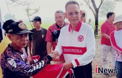 Gerakan Pembagian Bendera Merah Putih di Pringsewu