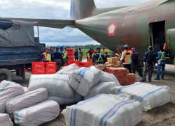 Panglima TNI Kirim Bantuan Sosial Buat Masyarakat Kabupaten Puncak Tiba di Timika