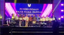 Pemerintah Kota Kediri Beri Penghargaan Wajib Pajak Daerah 2023