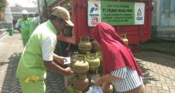 Pasar Murah LPG 3 Kg Diserbu, Buntut Kelangkaan di Banyuwangi, Warga Butuh Solusi