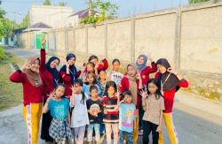 KKM Uniba Bangun Kekompakan Warga Dalung Kerja Bakti Lingkungan