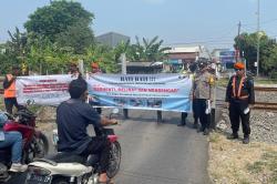 Penjara Menanti Pengendara Terobos Palang Pintu KA di Perlintasan Sebidang