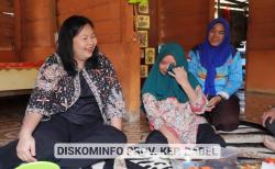 Sri Wahyuni, Pegiat IKM Disabilitas dari Lubuk Besar Menaruh Inspirasi