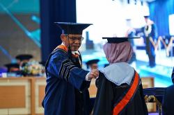 Wisuda Periode IV UAD Tahun 2023, 806 Wisudawan Cumlaude