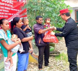 Peduli Stunting Di Belu Lapas Atambua Bagikan 57 Paket Sembako Kepada Anak - Anak Balita