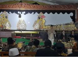 Malam 10 Suro, Sanggar Murtitomo Tunggal Gelar Wayang Dua Dalang Sekaligus