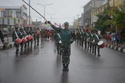 Dibawah Rintik Hujan, Drumband Raja Getarkan Kota Timika