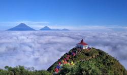 Daftar 5 Gunung Cocok untuk Pendaki Pemula, Keindahan Alam Memukau