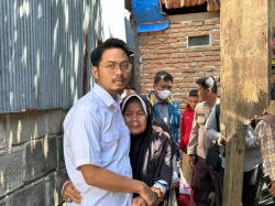 Kunjungi Korban Kebakaran, dr Udin Malik Disambut Hangat Masyarakat