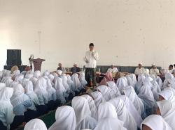 Anis Baswedan Kunjungi Ponpes Nurul Qodim Probolinggo, Dialog dengan Santri