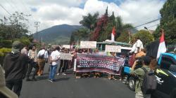 Demo Bupati Manggarai, Warga Klaim Makmur Tanpa Geotermal