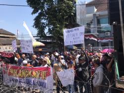 Perjuangan Warga Desa Mundorejo Jember Berbuah Manis, Sang Kades Bebas dari Tahanan Rutan