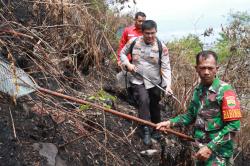 Kapolres Simalungun Patroli Karhutla Cegah Kebakaran Hutan dan Tanam Pohon