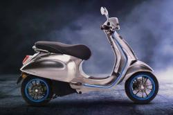 Piaggio Resmi Luncurkan Skuter Listrik Vespa Elettrica di GIIAS 2023