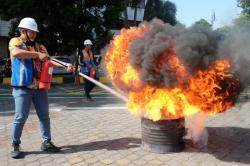 Pelindo Regional 3 Gelar Lomba Ketangkasan Padamkan Api